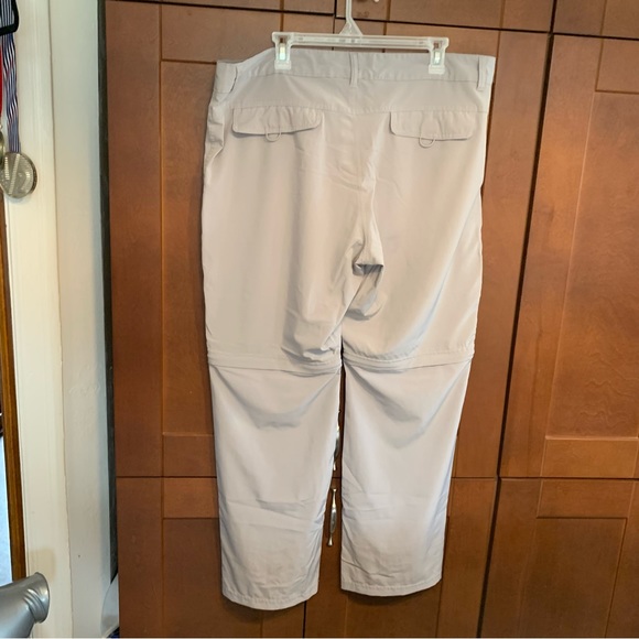 SALE!! Convertible pant with lots of pockets - Picture 6 of 11